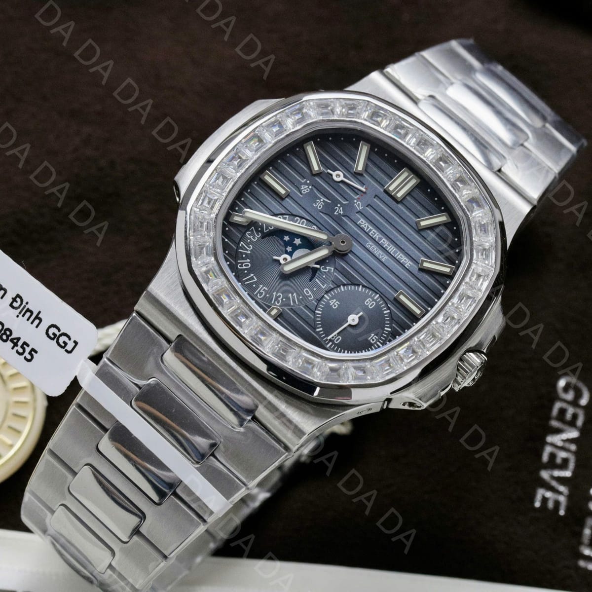 파텍필립 노틸러스 5724 화이트골드 청판 다이아베젤 40mm 4