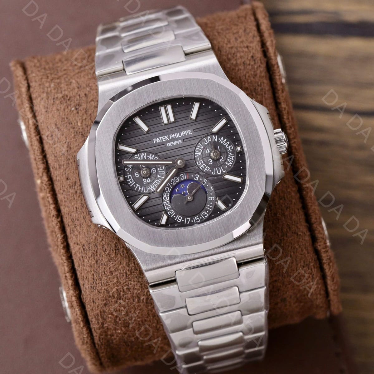 파텍필립 노틸러스 5740 그레이다이얼 40mm 4