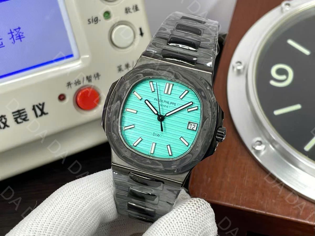파텍필립 노틸러스 5711 티파니앤코 카본 40mm 4
