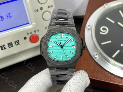 파텍필립 노틸러스 5711 티파니앤코 카본 40mm