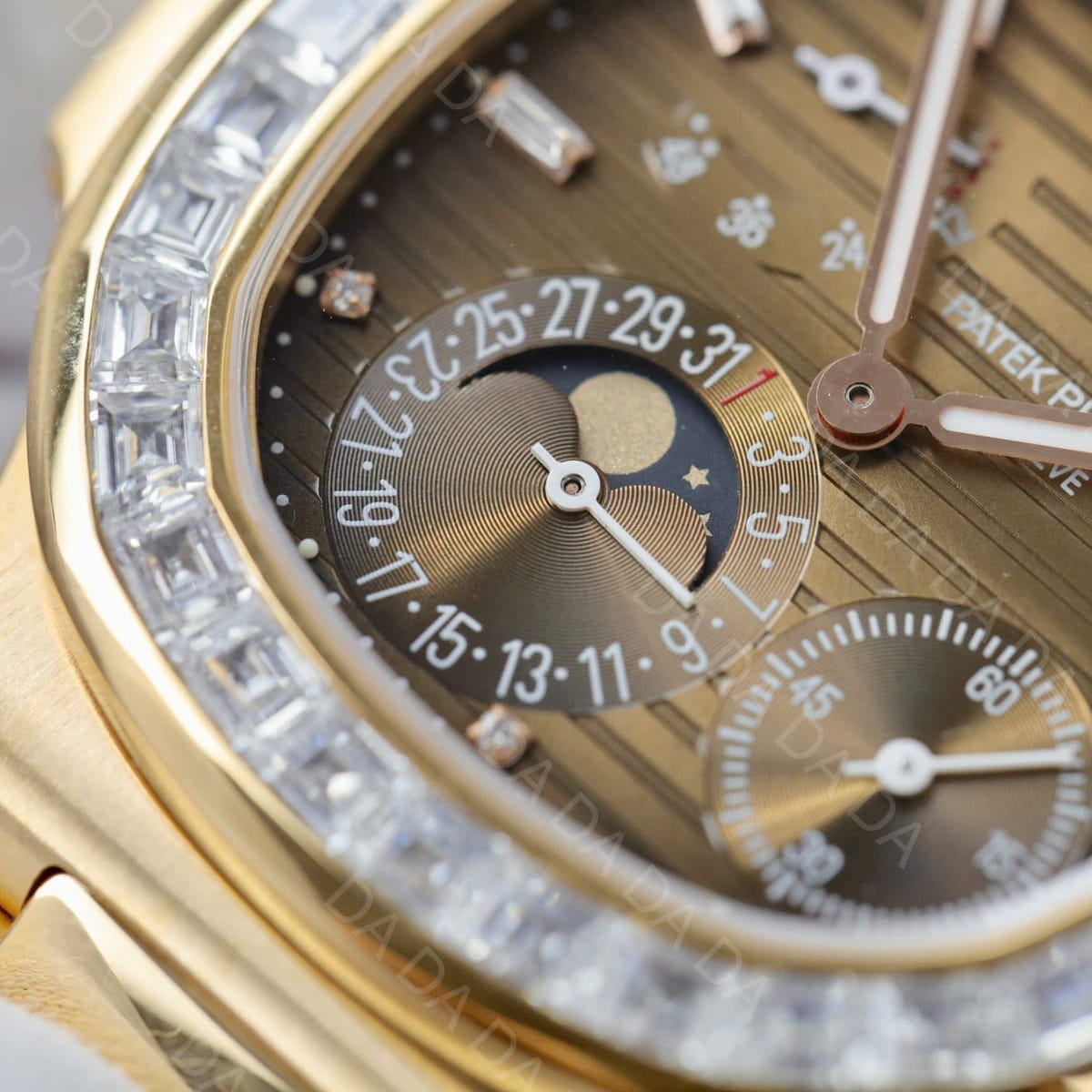 파텍필립 노틸러스 5724 금통 브라운다이얼 다이아베젤 40mm 5