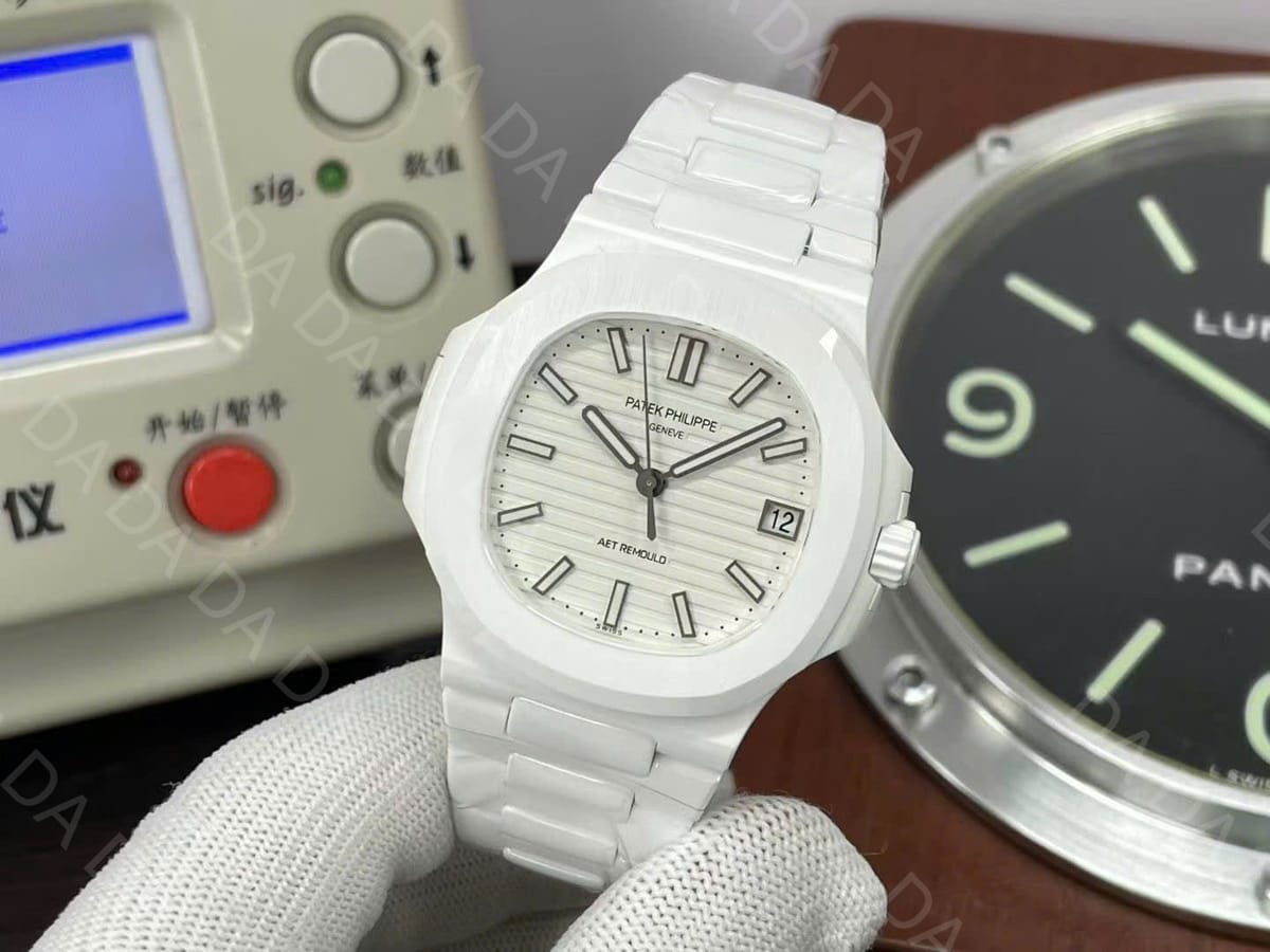파텍필립 노틸러스 5711 화이트세라믹 40mm 4