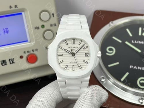 파텍필립 노틸러스 5711 화이트세라믹 40mm