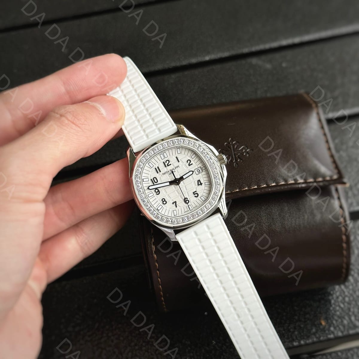 파텍필립 아쿠아넛 5067 화이트다이얼 다이아베젤 35.6mm 3