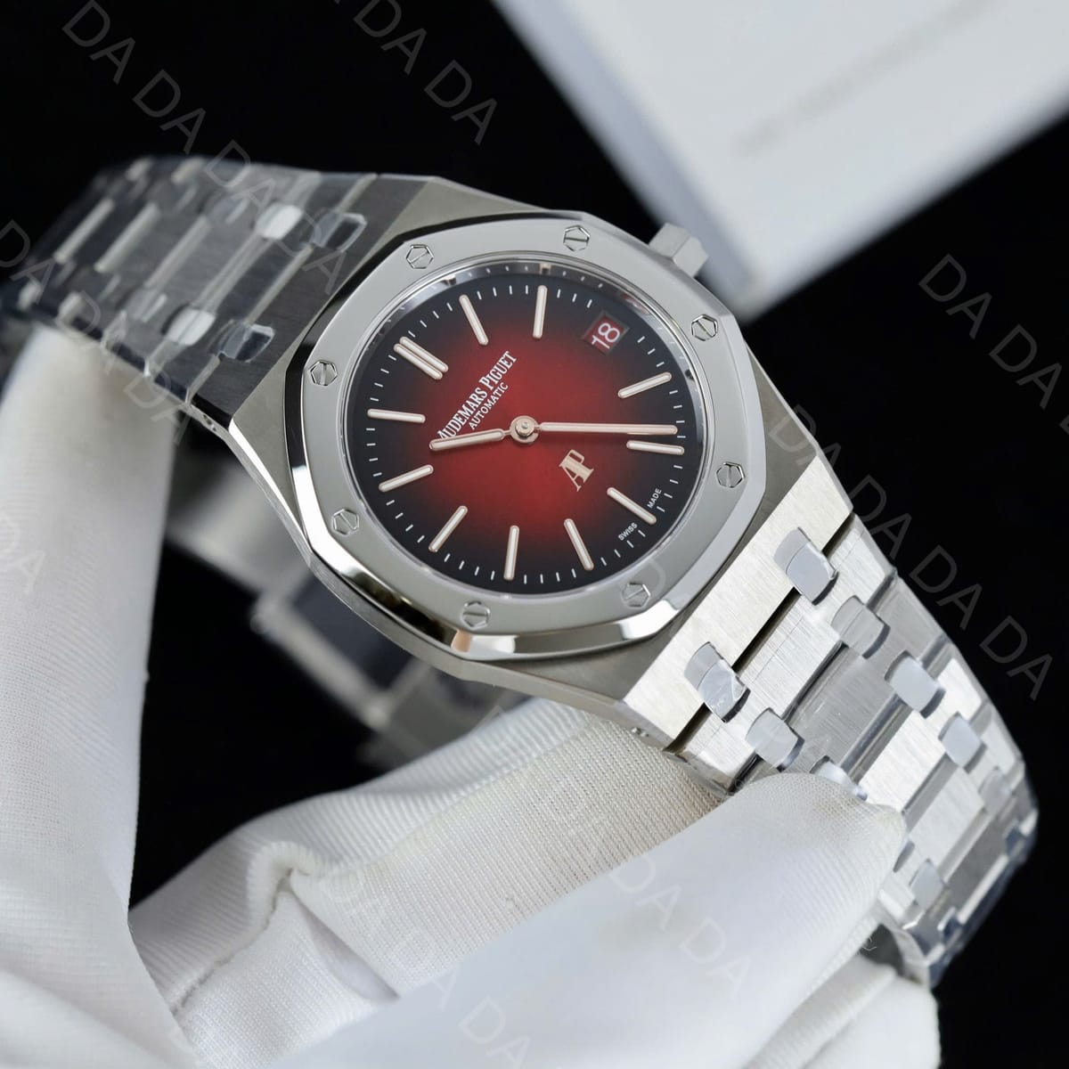 오데마피게 로얄오크 16202 엑스트라 씬 점보 레드 다이얼 39mm 10