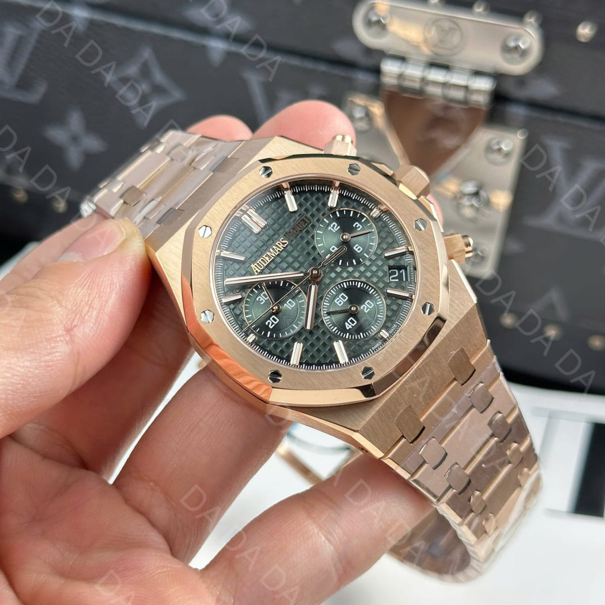 오데마피게 로얄오크 26240 금통 그린다이얼 41mm 5