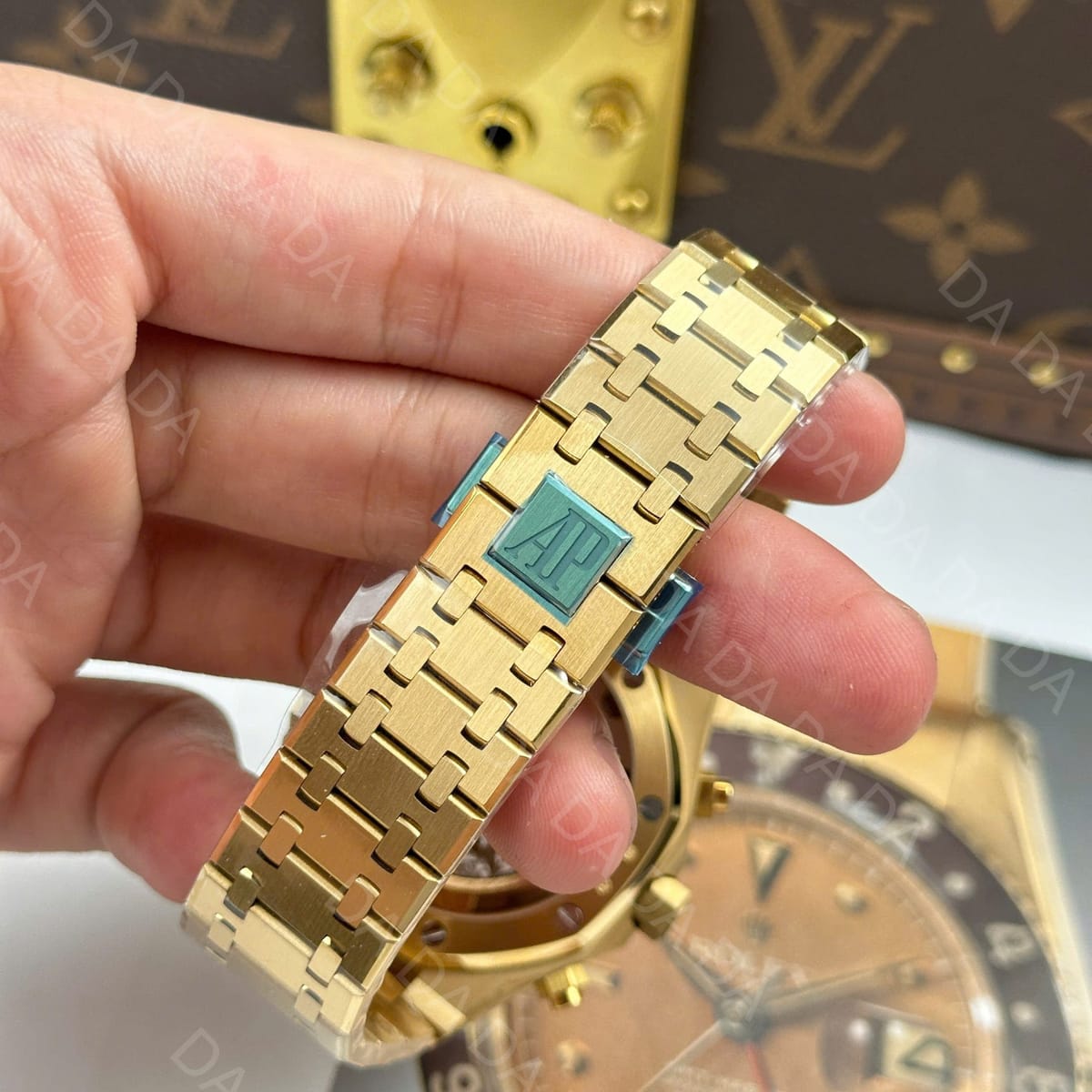 오데마피게 로얄오크 26240 옐로우골드 금통 그랜드 태피스트리 다이얼 41mm 12