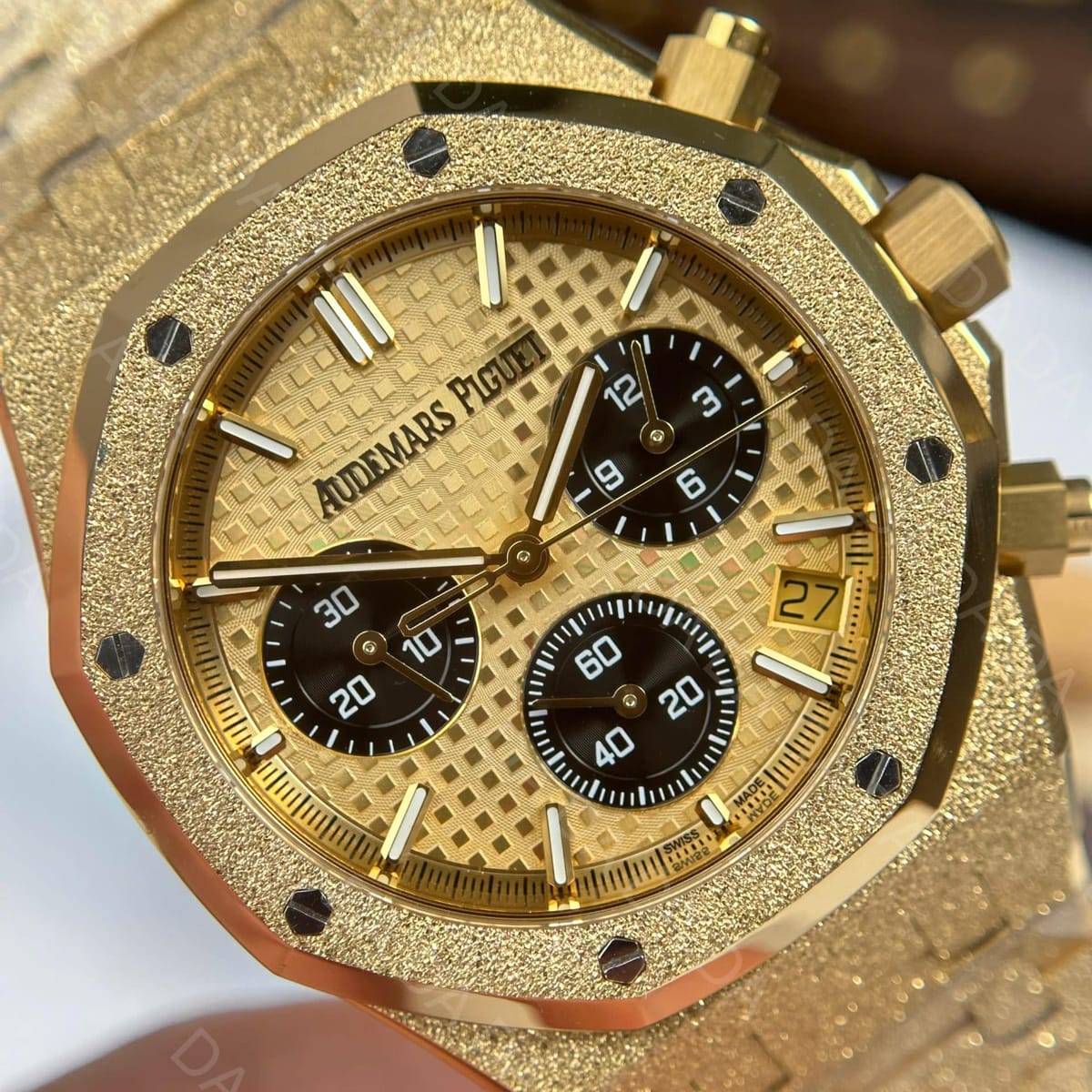 오데마피게 로얄오크 26240 옐로우골드 금통 골드다이얼 프로스티드 41mm 6