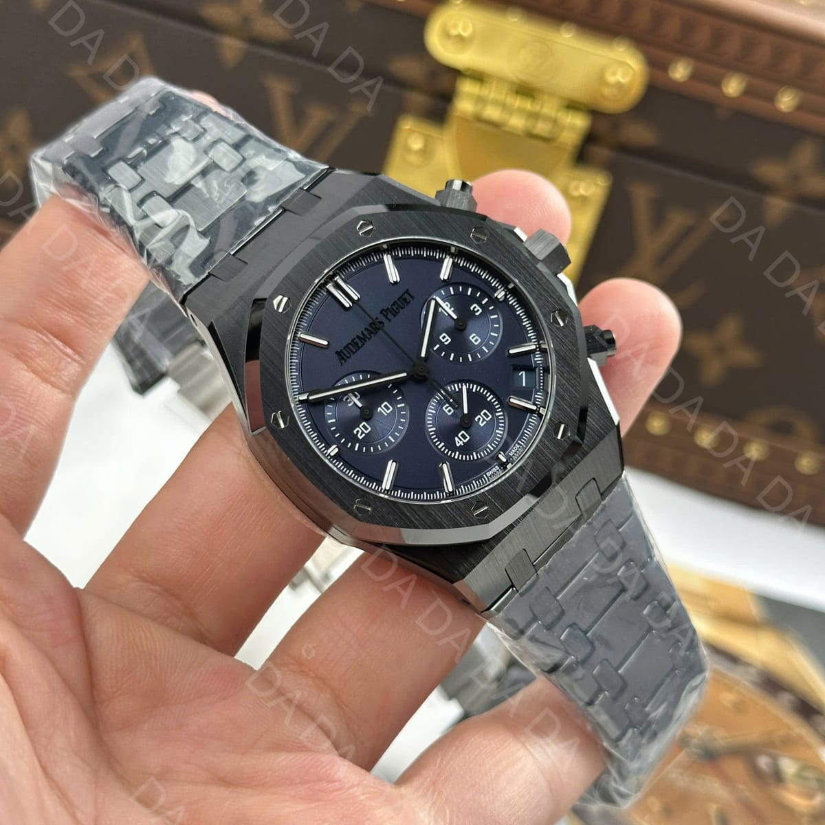 오데마피게 로얄오크 26240 블랙세라믹 네이비다이얼 41mm 4