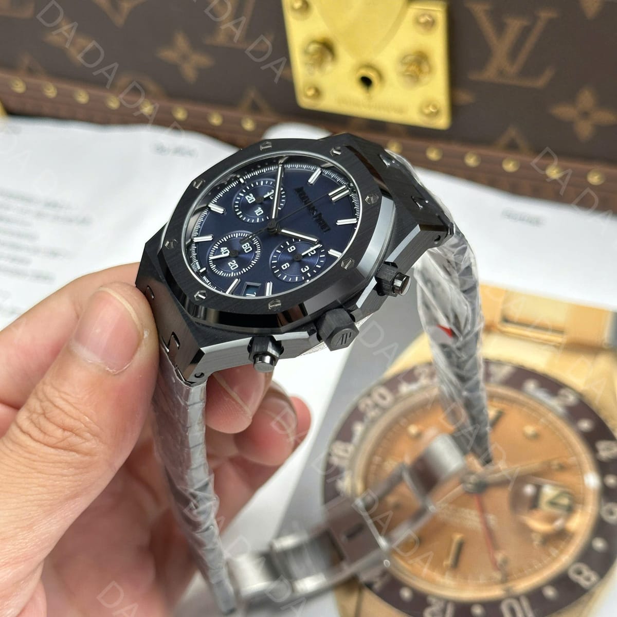 오데마피게 로얄오크 26240 블랙세라믹 네이비다이얼 41mm 9