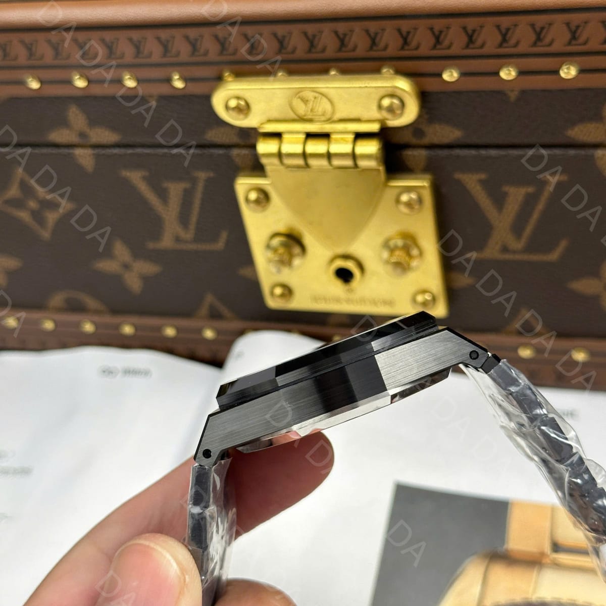 오데마피게 로얄오크 26240 블랙세라믹 네이비다이얼 41mm 11