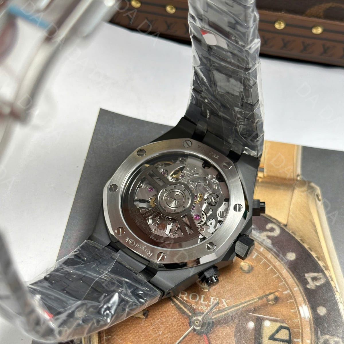 오데마피게 로얄오크 26240 블랙세라믹 네이비다이얼 41mm 12
