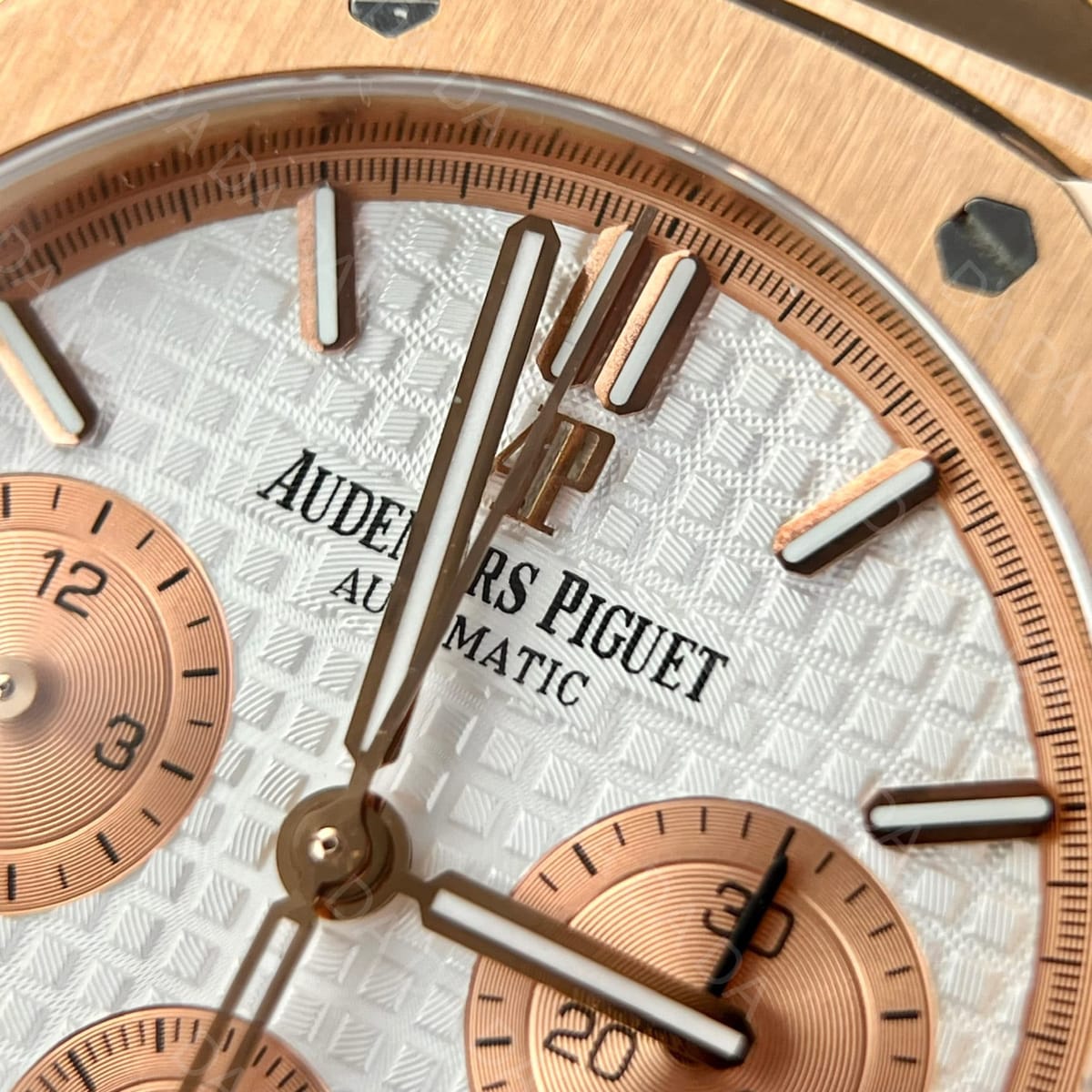 오데마피게 로얄오크 26331 금통 흰판 41mm 6