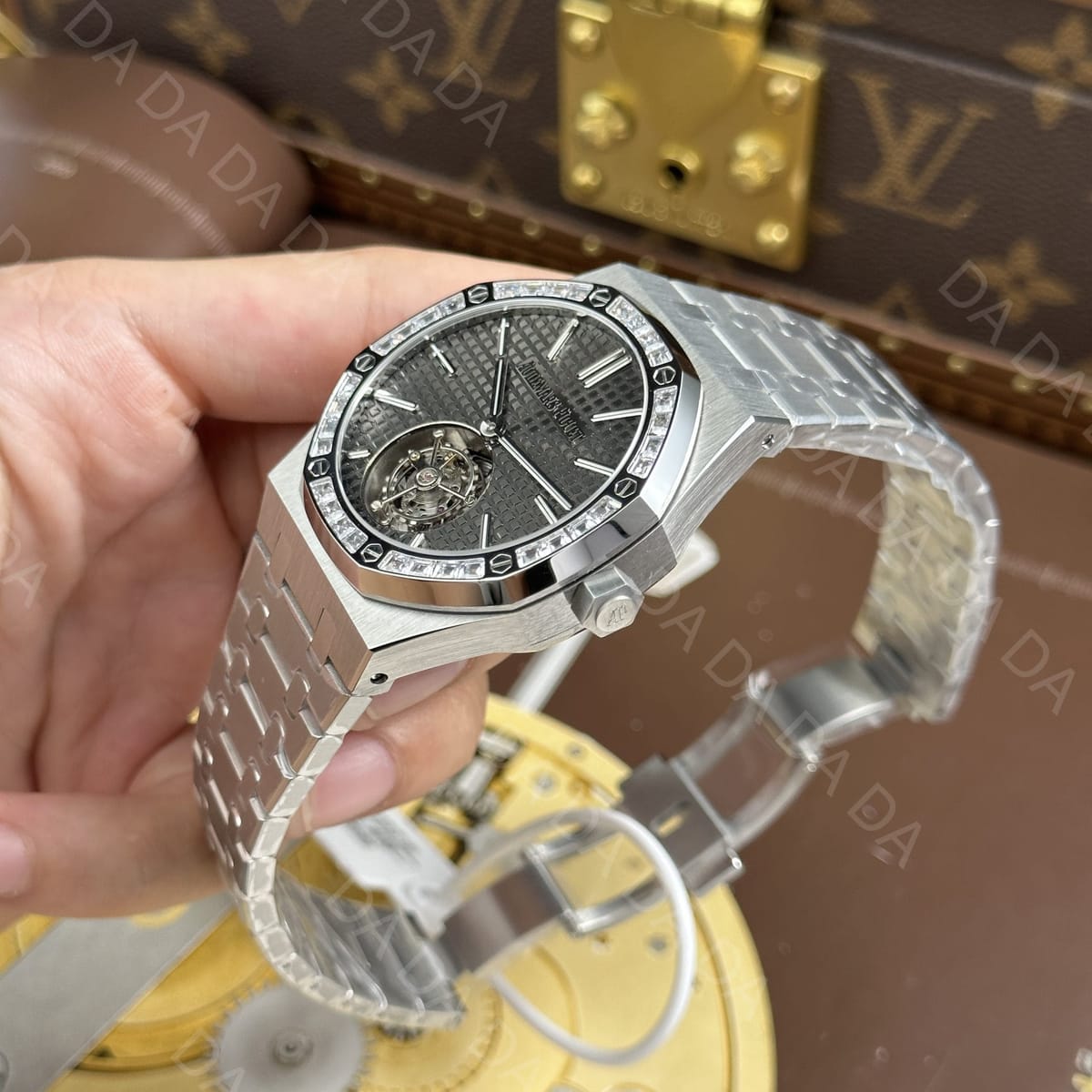 오데마피게 로얄오크 26730 플라잉 뚜르비옹 그레이다이얼 다이아베젤 41mm 15