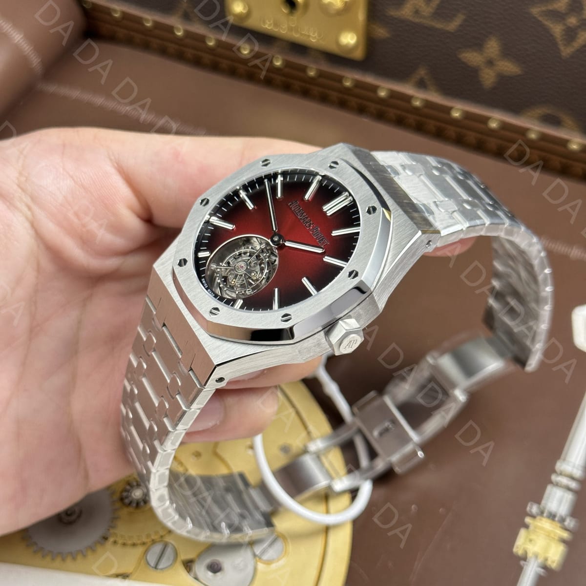 오데마피게 로얄오크 26730 플라잉 뚜르비옹 레드다이얼 41mm 13