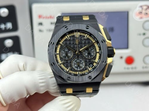 오데마피게 오프쇼어 26240 블랙세라믹 43mm
