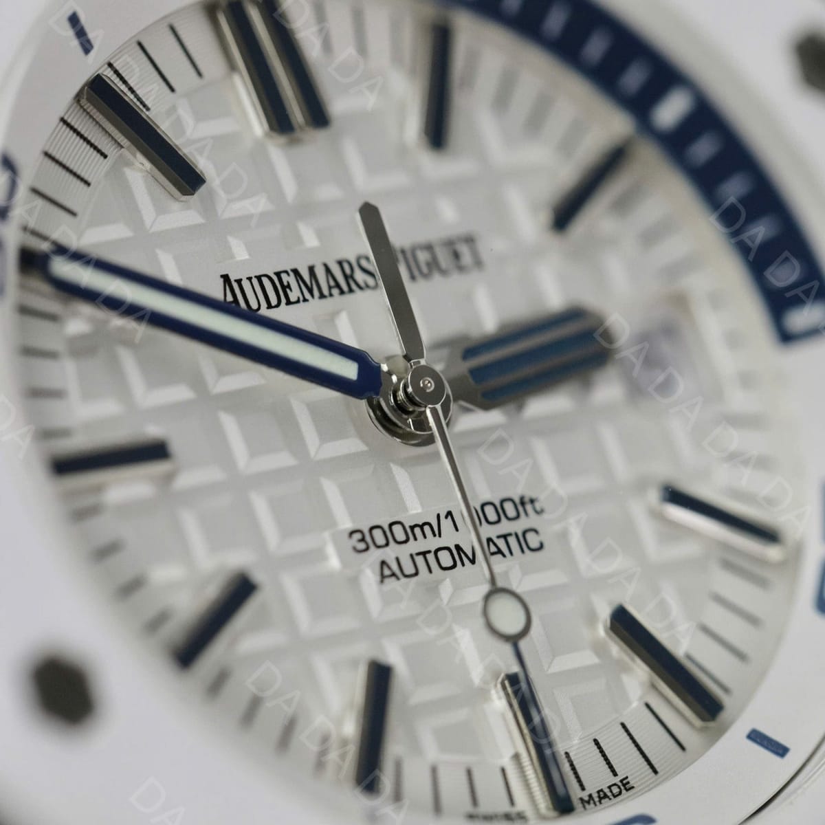 오데마피게 오프쇼어 15707 화이트세라믹 흰판 42mm 5