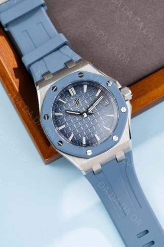 오데마피게 오프쇼어 15605 아이스블루 43mm