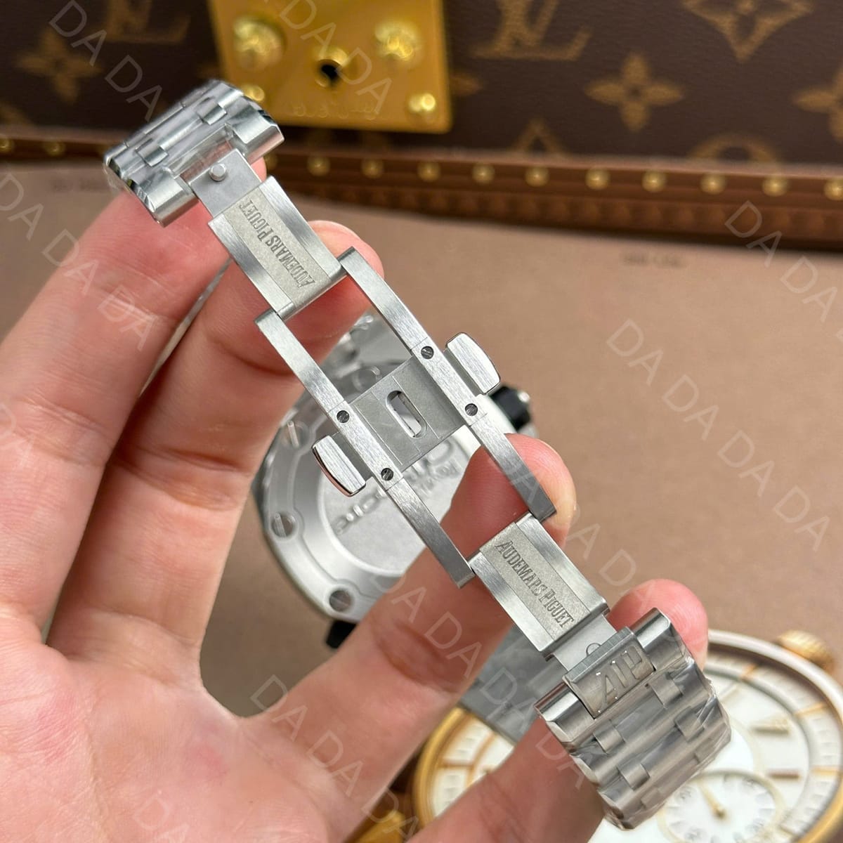 오데마피게 오프쇼어 15710 스틸 검판 42mm 15