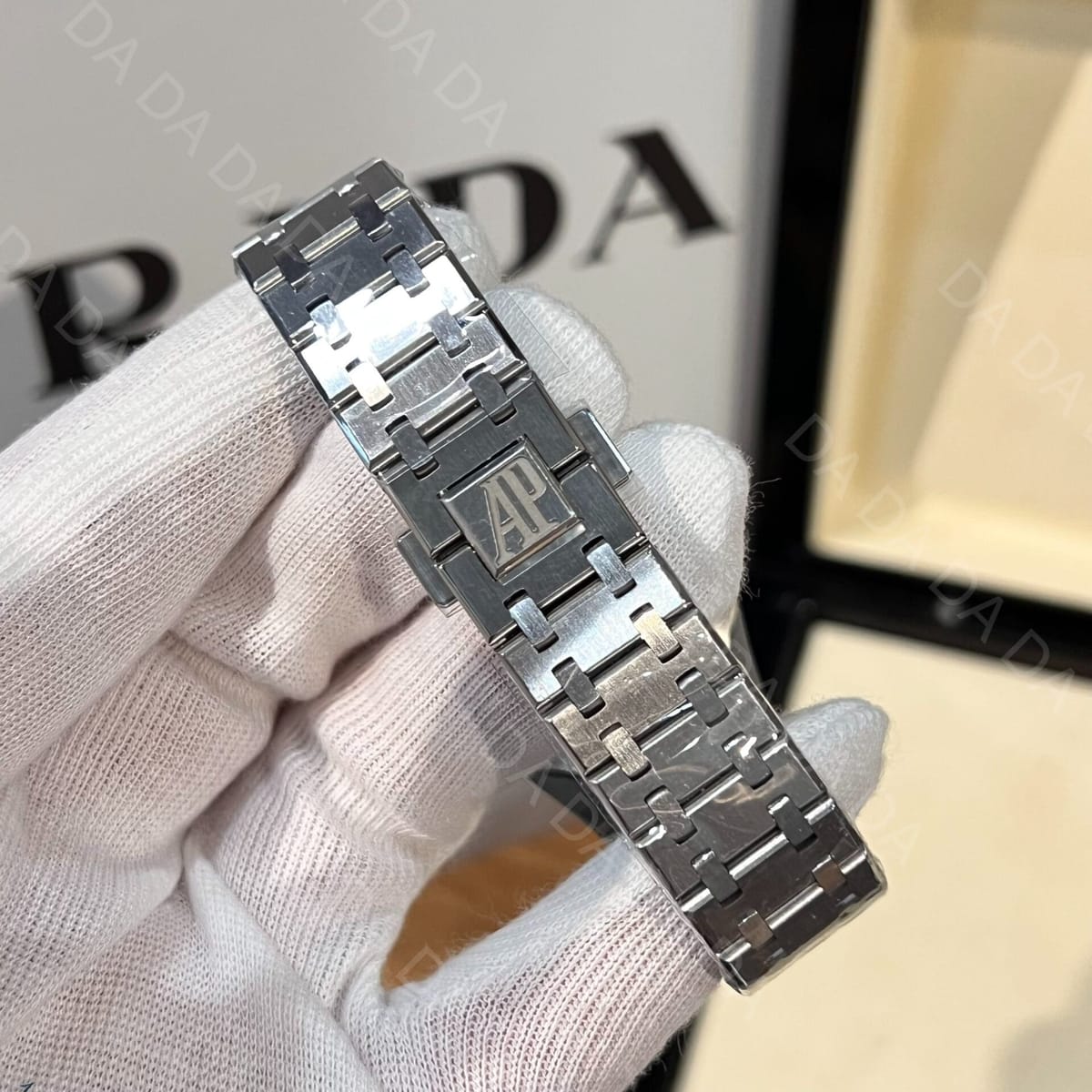 오데마피게 로얄오크 67651 흰판 다이아베젤 쿼츠 33mm 8