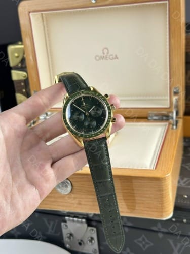 오메가 스피드마스터  문워치 금통 그린다이얼 44mm