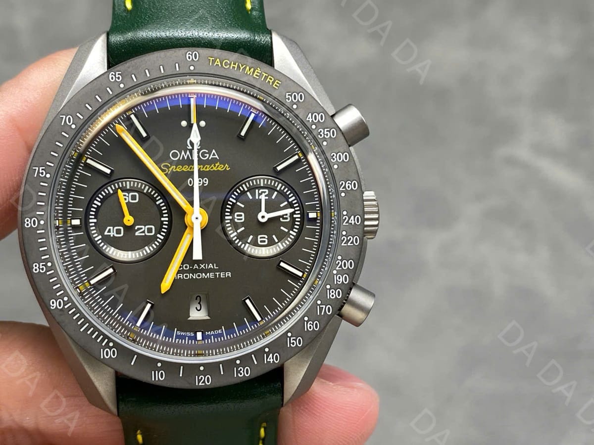 오메가 스피드마스터  코액시얼 그레이 44mm 3