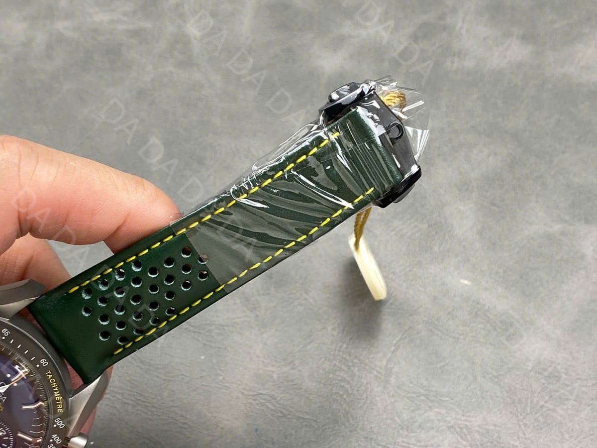 오메가 스피드마스터  코액시얼 그레이 44mm 9