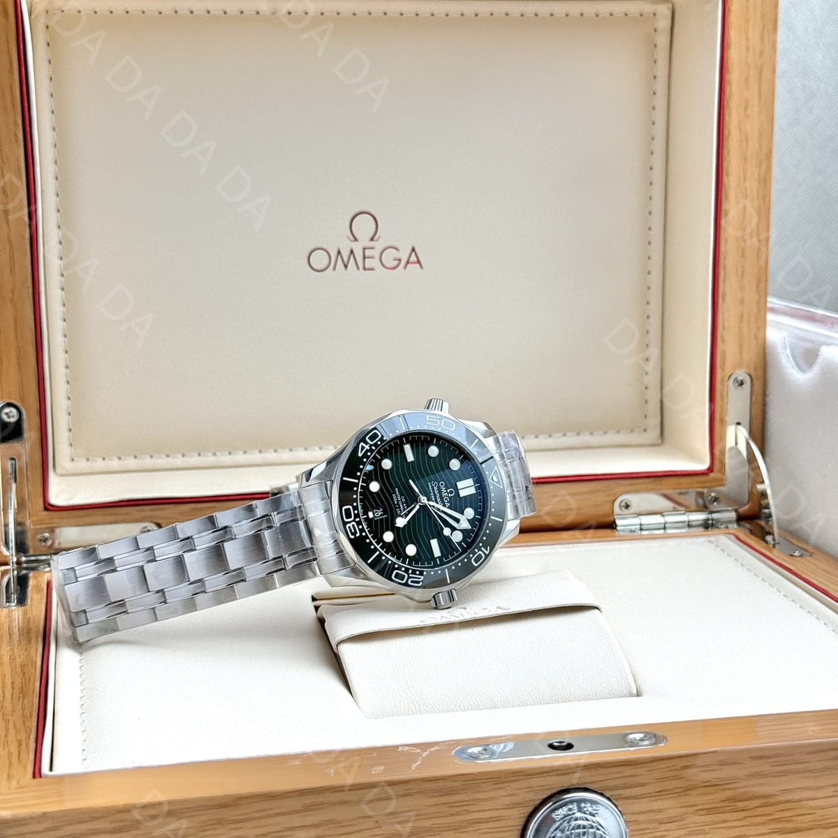 오메가 씨마스터 다이버 300 그린 42mm 3