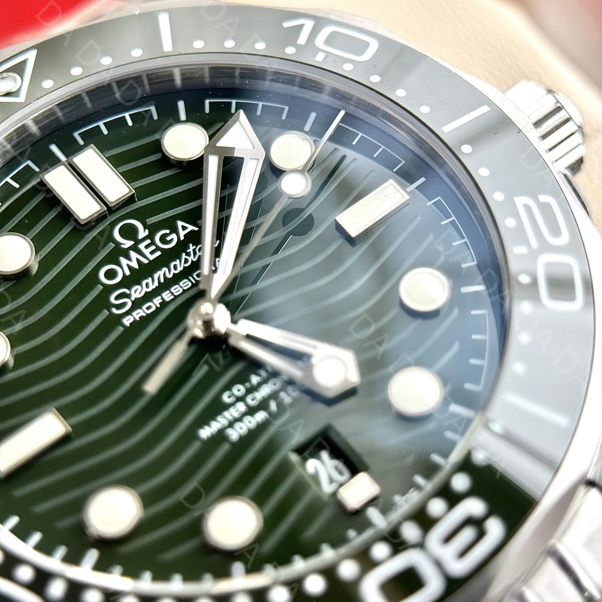 오메가 씨마스터 다이버 300 그린 42mm 7