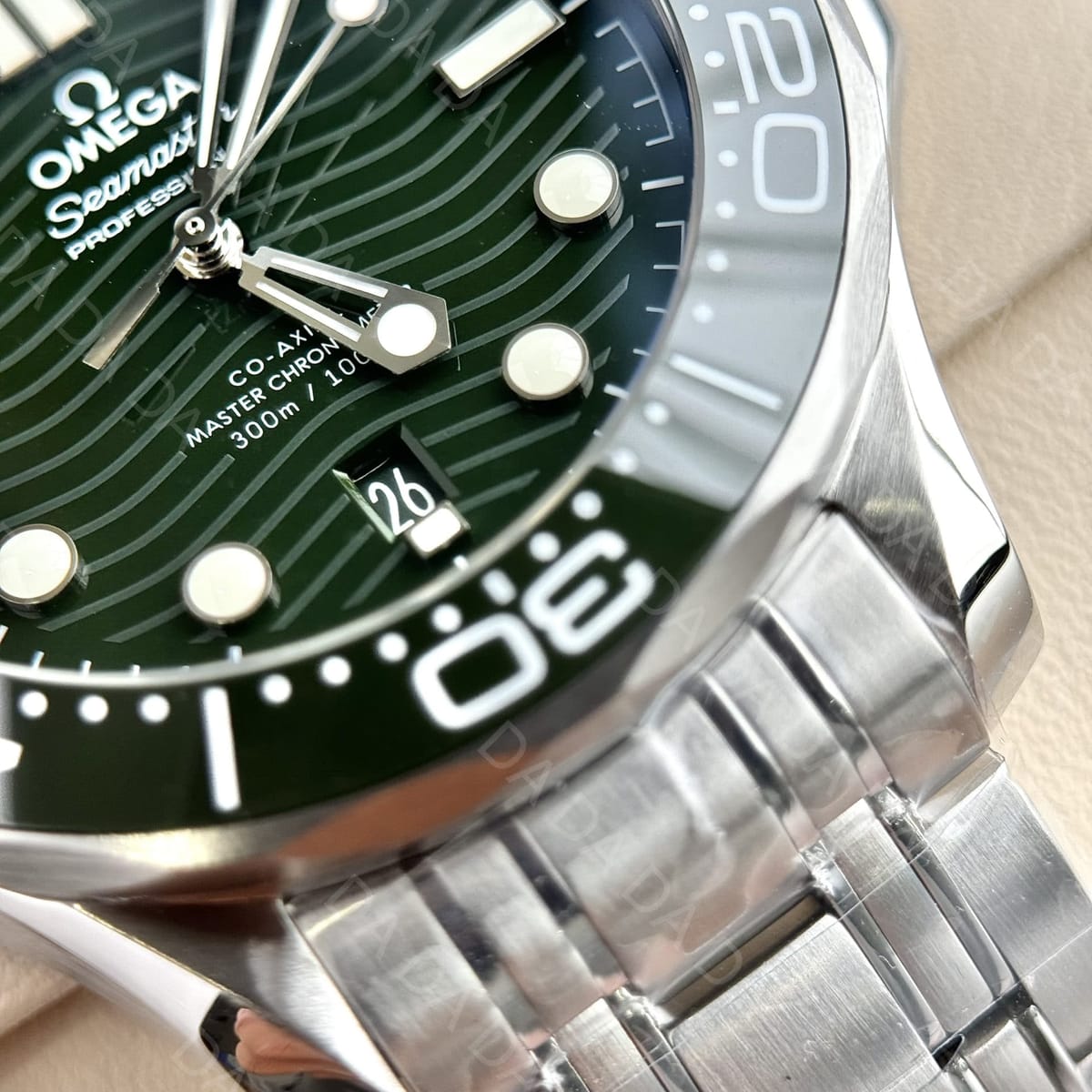 오메가 씨마스터 다이버 300 그린 42mm 9