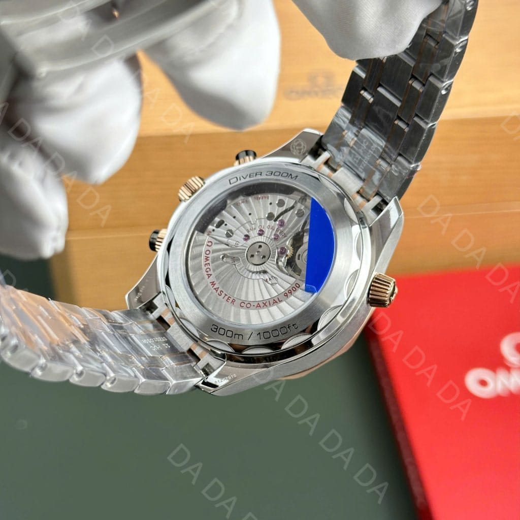 오메가 씨마스터 다이버 300 크로노그래프 콤비 검판 44mm 9