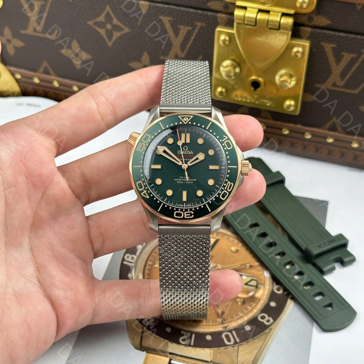 오메가 씨마스터 다이버 300 콤비 그린 티타늄 스트랩 42mm 3