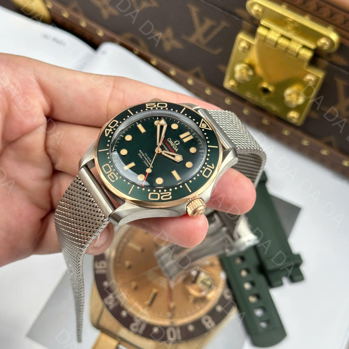 오메가 씨마스터 다이버 300 콤비 그린 티타늄 스트랩 42mm 5
