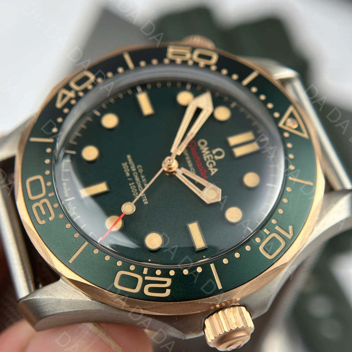 오메가 씨마스터 다이버 300 콤비 그린 티타늄 스트랩 42mm 7