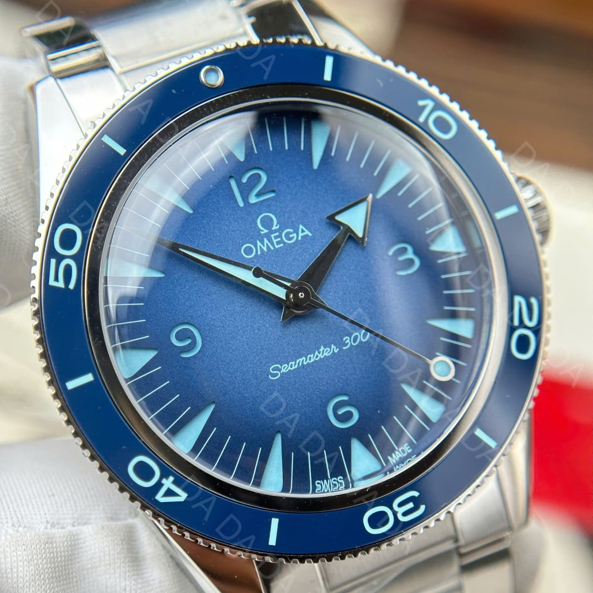 오메가 씨마스터 다이버 300 헤리티지 블루 41mm 4