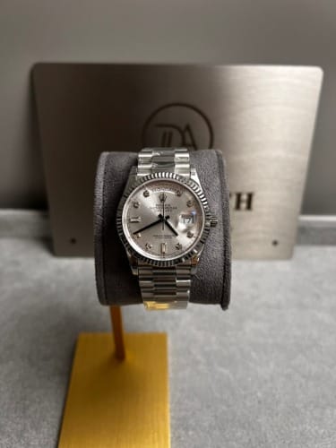 롤렉스 데이데이트 그레이다이얼 바게뜨 8P 40mm