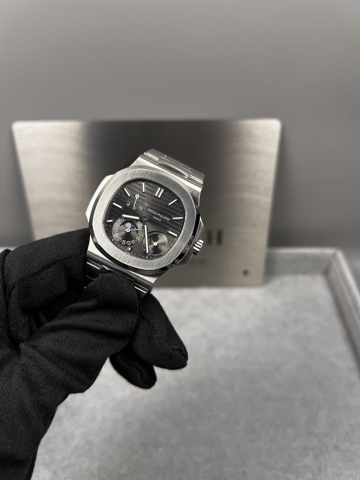 파텍필립 노틸러스 5712 그레이다이얼 40mm 12