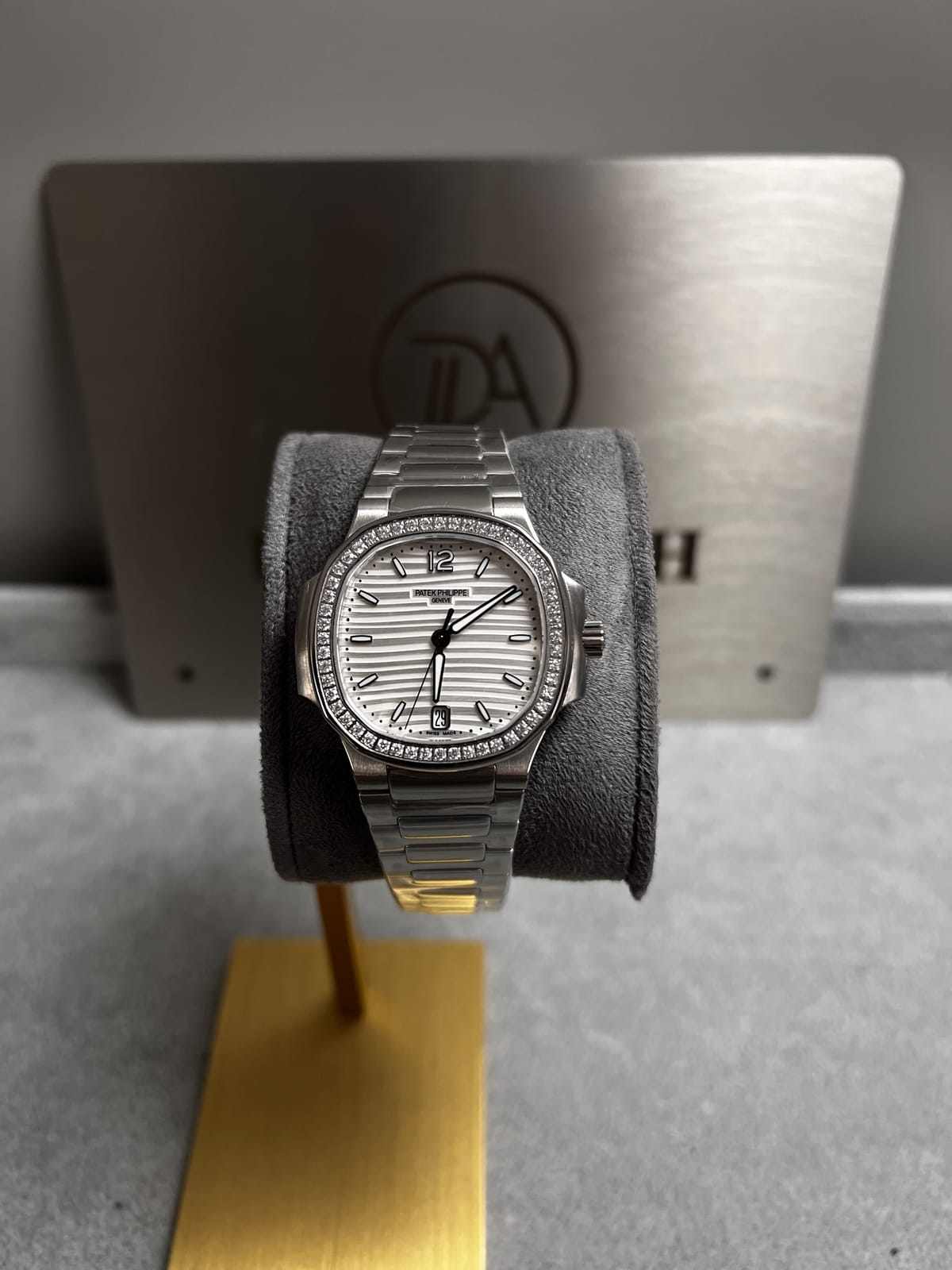 파텍필립 노틸러스 7118 화이트다이얼 다이아셋팅 35.2mm 3