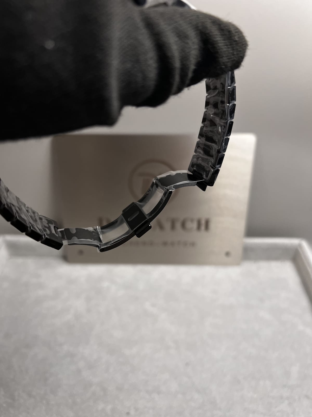 오데마피게 로얄오크 26240 블랙 세라믹 41mm 18