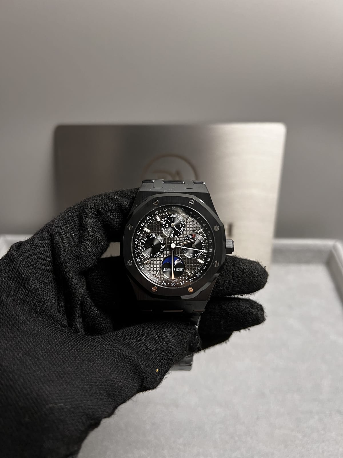 오데마피게 로얄오크 26579 퍼페츄얼 캘린더 블랙세라믹 41mm 4