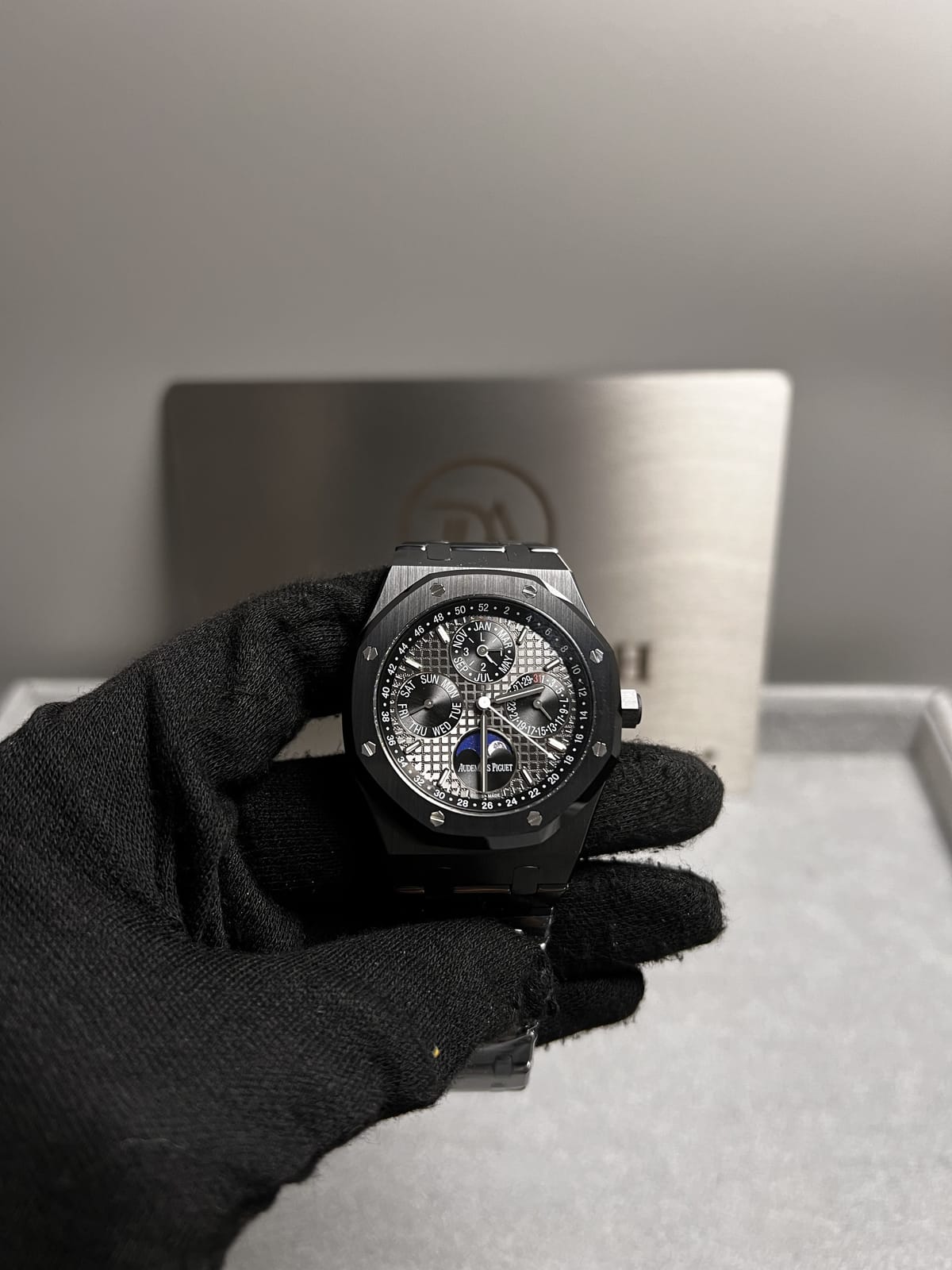 오데마피게 로얄오크 26579 퍼페츄얼 캘린더 블랙세라믹 41mm 8