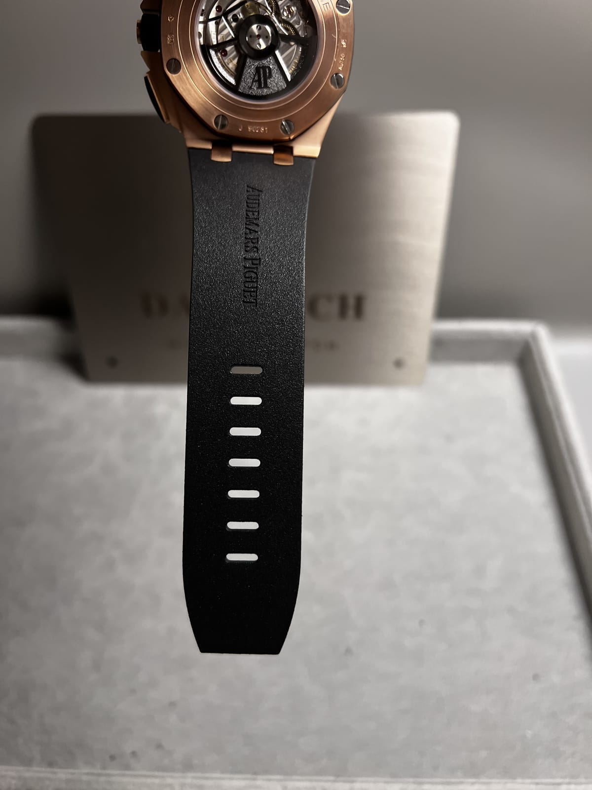 오데마피게 로얄오크 오프쇼어 26400 금통 세라믹 러버밴드 44mm 18