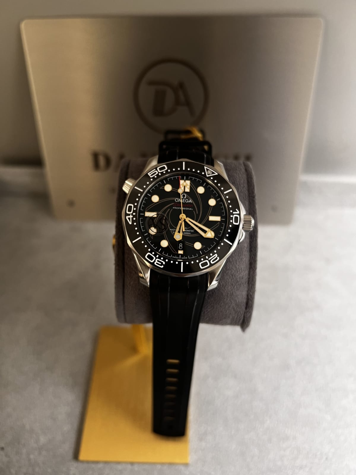 오메가 씨마스터 다이버 300 제임스본드 42mm 4