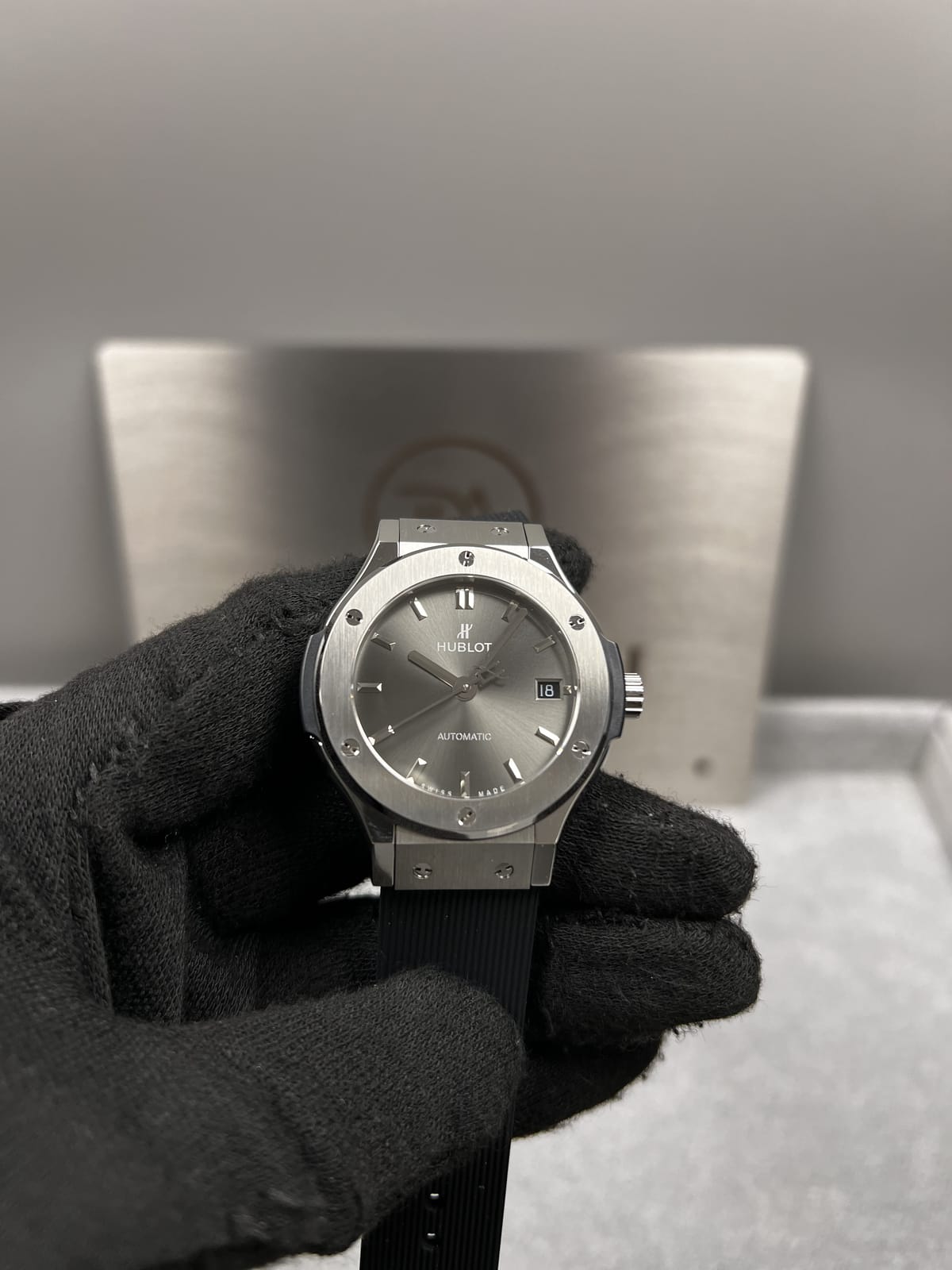 위블로 클래식퓨전 티타늄 그레이다이얼 러버밴드 42mm 5