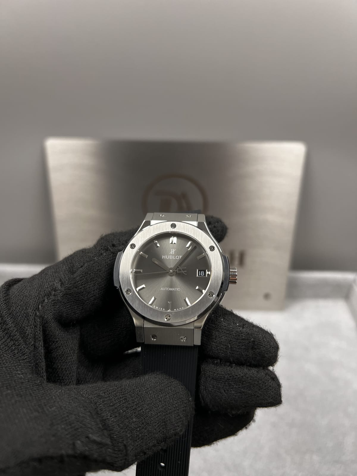 위블로 클래식퓨전 티타늄 그레이다이얼 러버밴드 42mm 7