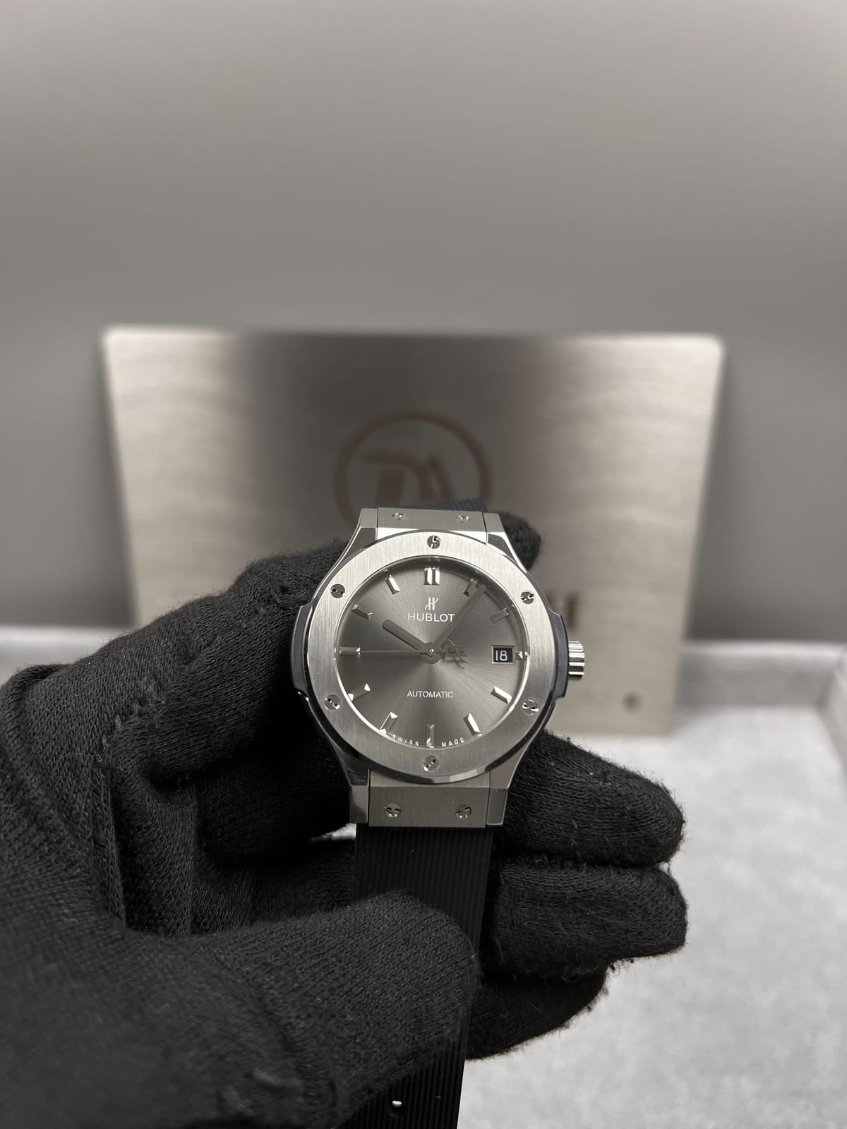 위블로 클래식퓨전 티타늄 그레이다이얼 러버밴드 42mm 8