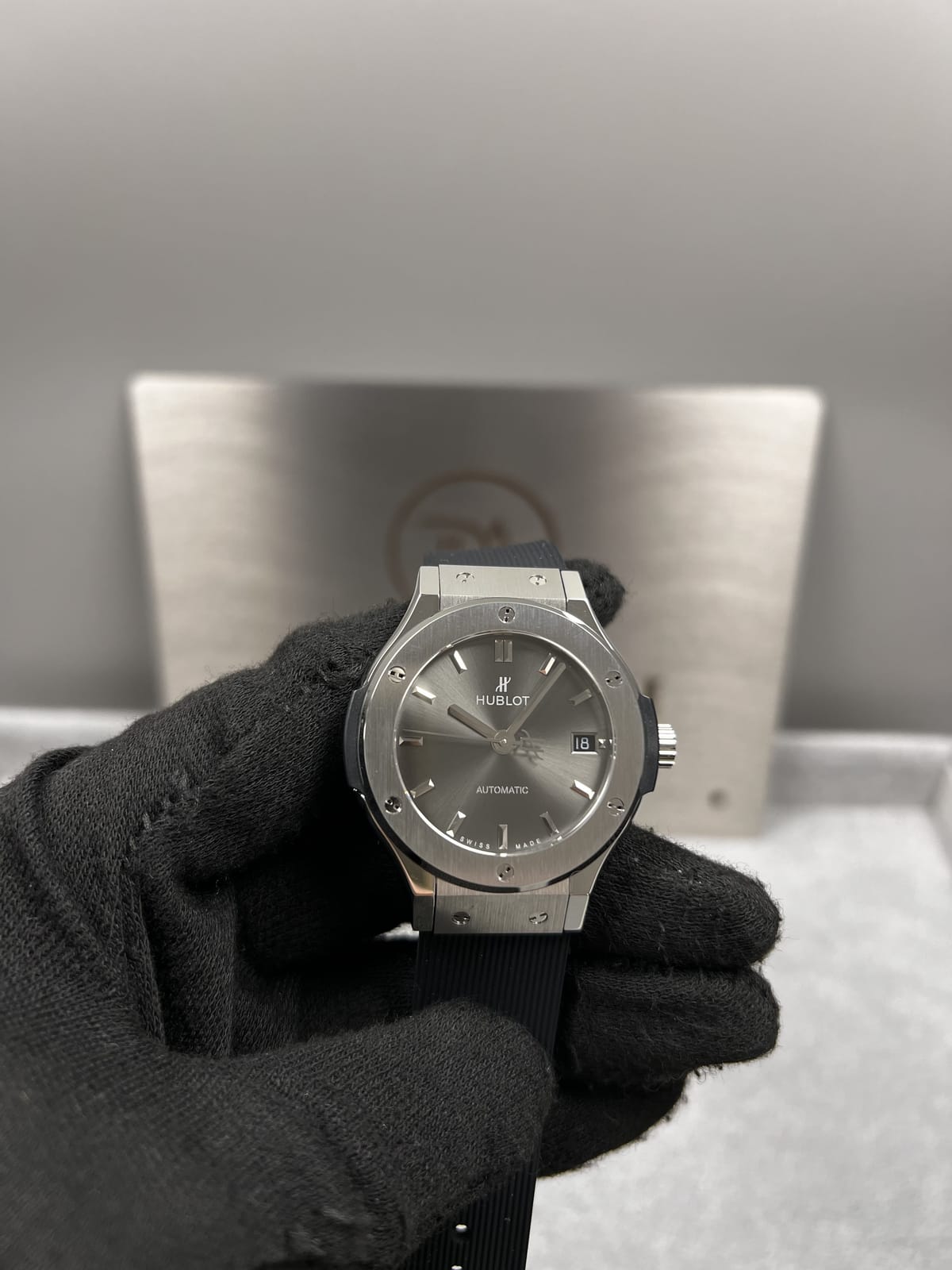 위블로 클래식퓨전 티타늄 그레이다이얼 러버밴드 42mm 9