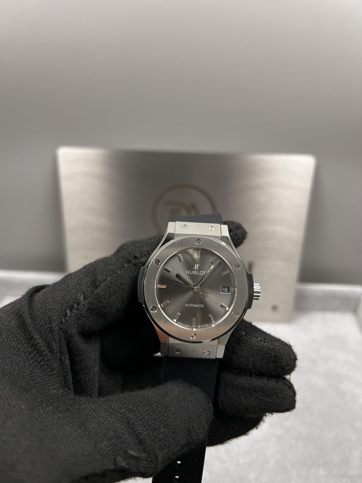 위블로 클래식퓨전 티타늄 그레이다이얼 러버밴드 42mm 10