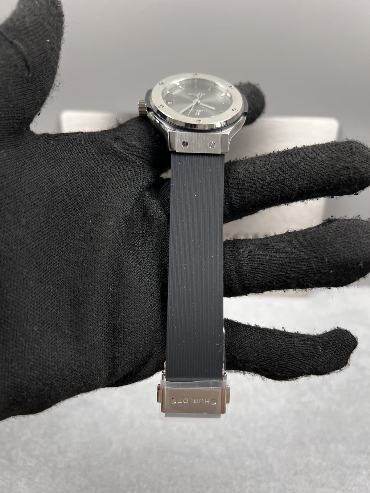 위블로 클래식퓨전 티타늄 그레이다이얼 러버밴드 42mm 15