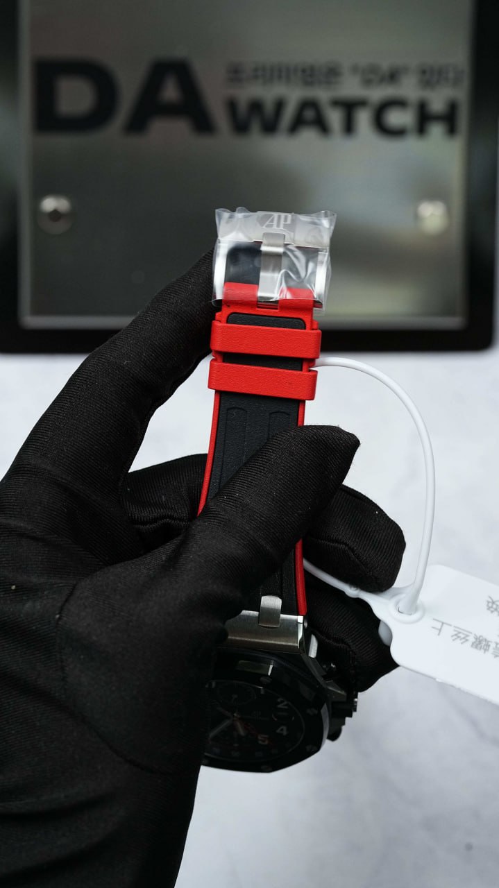 오데마피게 로얄오크 오프쇼어 26470 뱀파이어 42mm 12